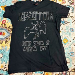 $$$ EUC Cotton On Led Zeppelin band tee. Size XS